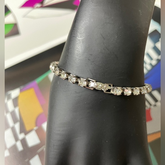Vintage Rhinestone Bracelet - Picture 2 of 7